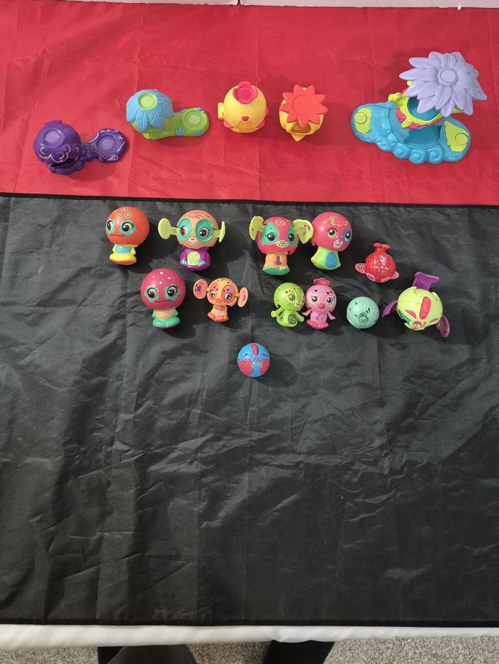 Spinmaster Zoobles Spring To Life Toy Lot Zoobles Figures , Case And More.